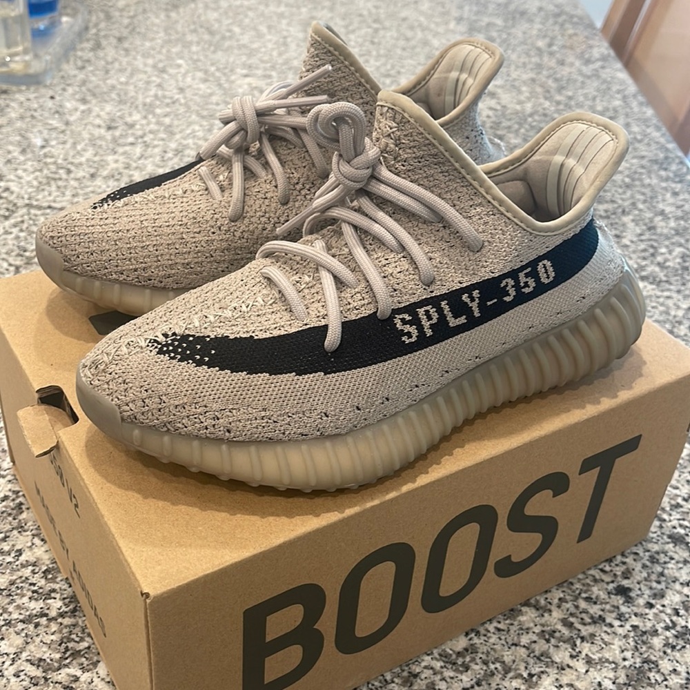 Yeezy Boost 350 V2